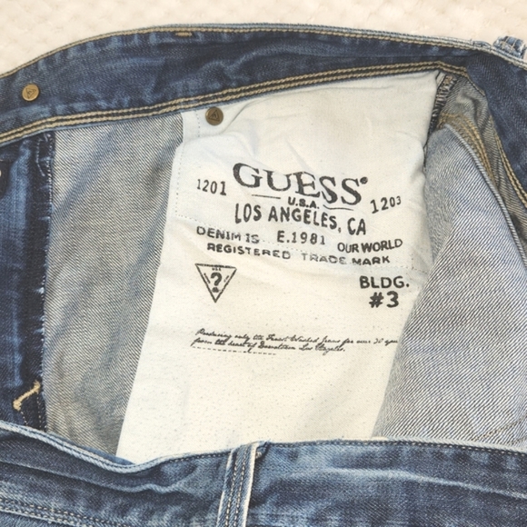 GUESS MENS JEANS W34 L30 LINCOLN DISTRESSED WASHED BLUE DENIM PREOWNED - Picture 12 of 15